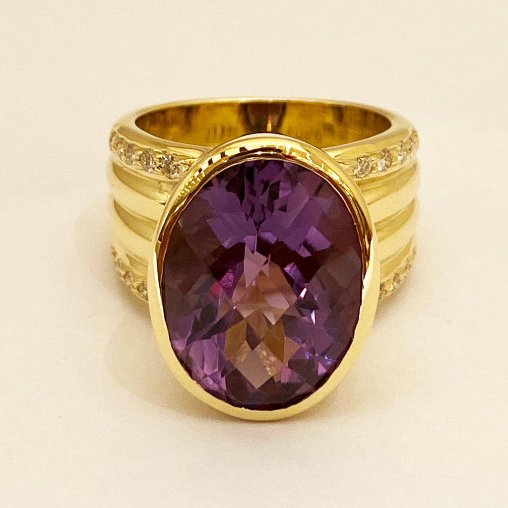Ring - Amethyst and Diamond in 18K gold